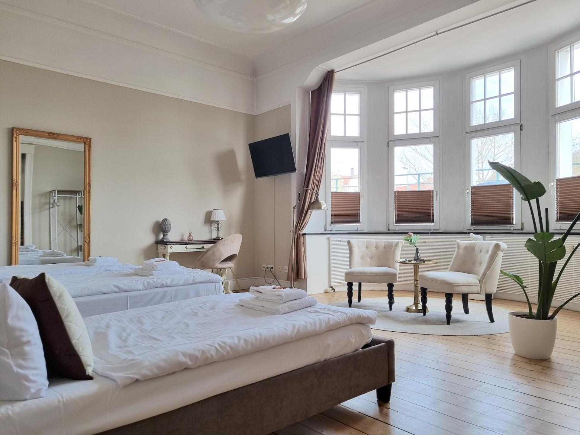 Charysma - Jugendstil Trifft Moderne, Schlafzimmer Mit Smart-Tv, Tischfussball, Darts, Parkplatz ハーメルン エクステリア 写真