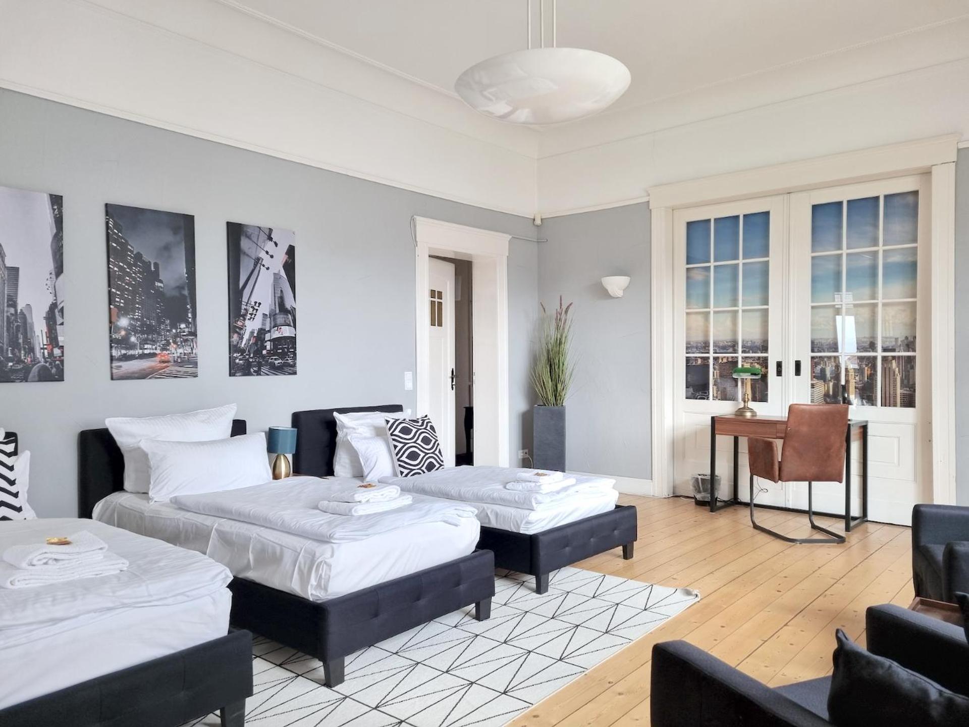 Charysma - Jugendstil Trifft Moderne, Schlafzimmer Mit Smart-Tv, Tischfussball, Darts, Parkplatz ハーメルン エクステリア 写真