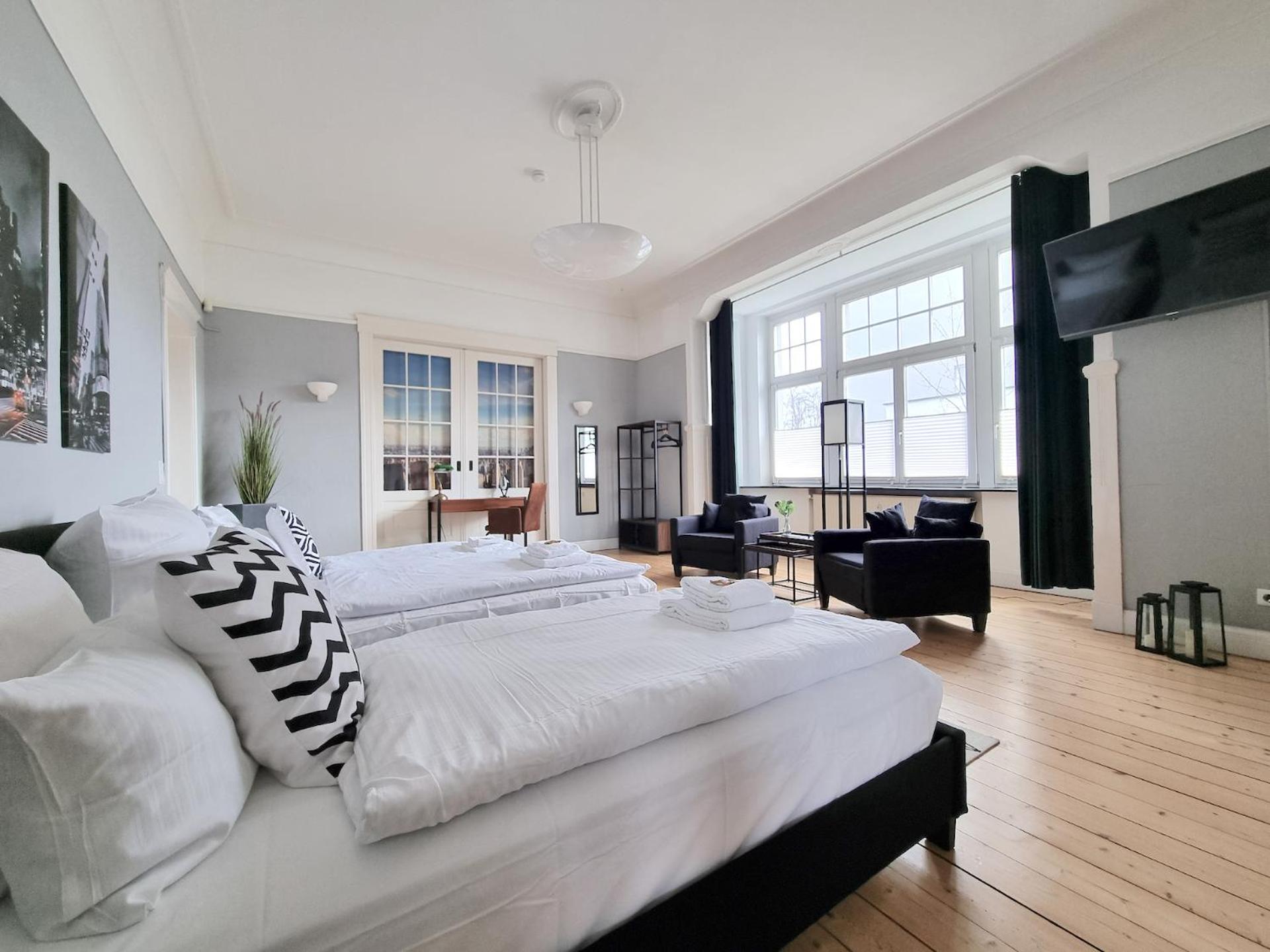 Charysma - Jugendstil Trifft Moderne, Schlafzimmer Mit Smart-Tv, Tischfussball, Darts, Parkplatz ハーメルン エクステリア 写真